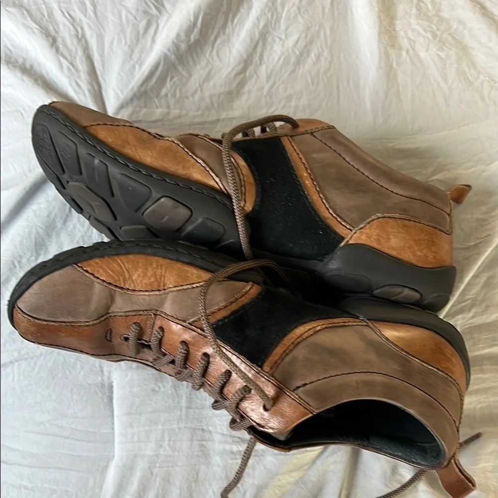 Born Men's Brown and Black Casual Shoes